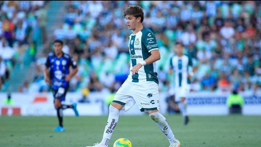 El delantero de 20 años aprovechó su primera titularidad del torneo para marcar un doblete y encabezar la remontada de los Guerreros ante Atlético de San Luis.