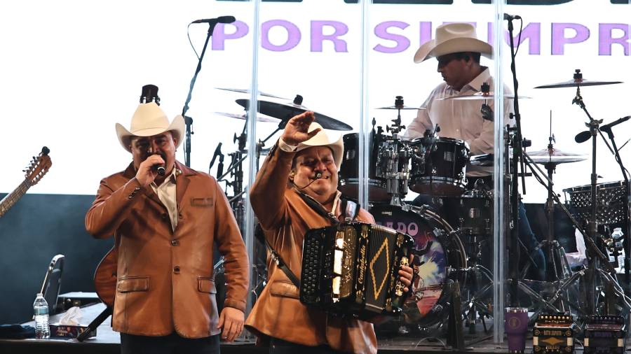 Pesado enciende “La Fiesta del Acordeón” en Saltillo