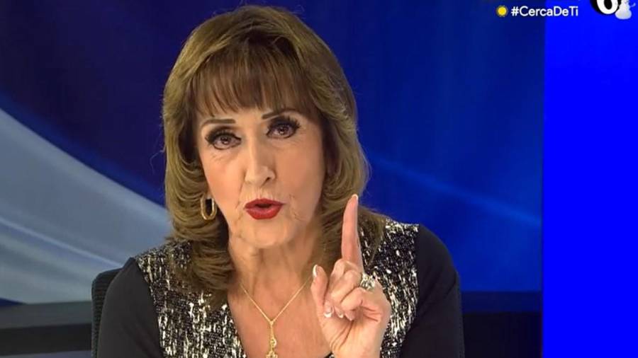 Trayectoria. La conductora recibió mensajes, homenajes y muestras de cariño durante su último programa al frente del noticiero vespertino.