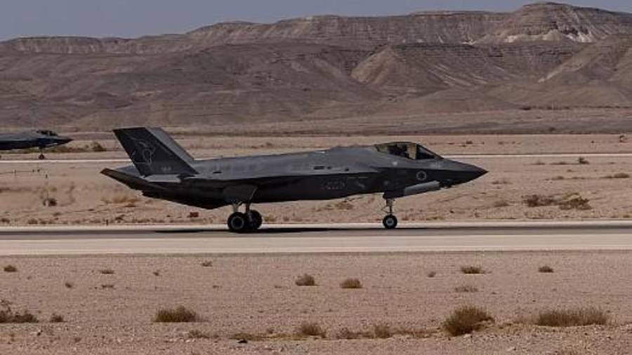 El derribo del avión de combate se produjo poco después de que Israel confirmara que se estaban llevando a cabo ataques “a gran escala” en Teherán.