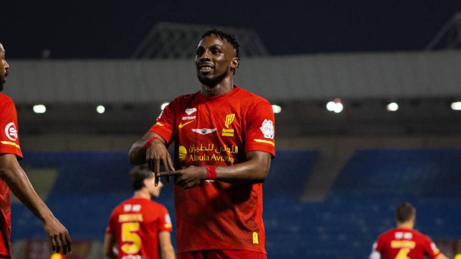 Julián Quiñones celebró un hattrick en el triunfo 5-0 del Al-Qadisiyah ante el Al-Fayha, alcanzando 12 goles en la temporada de la liga saudí.