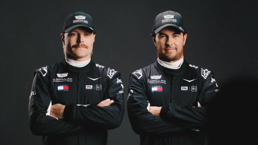 Checo Pérez y Valtteri Bottas lucen el mono oficial de Cadillac para la Temporada 2026 de la Fórmula 1, diseño que acompañará el debut de la escudería en el campeonato mundial.