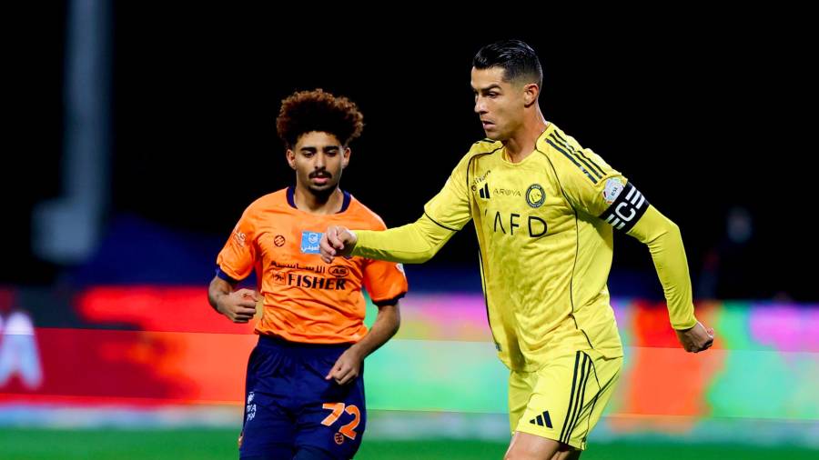 Cristiano Ronaldo abandonó el campo tras fallar un penal en el Al-Nassr vs Al-Feiha de la Saudi Pro League; el portugués salió con molestias en el triunfo 3-1 en Arabia Saudita.