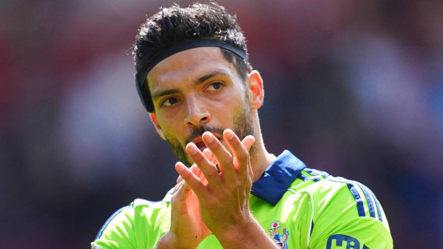 Raúl Jiménez ingresó de cambio en el segundo tiempo y sumó minutos en el empate sin goles entre Fulham y Brentford en la Premier League.