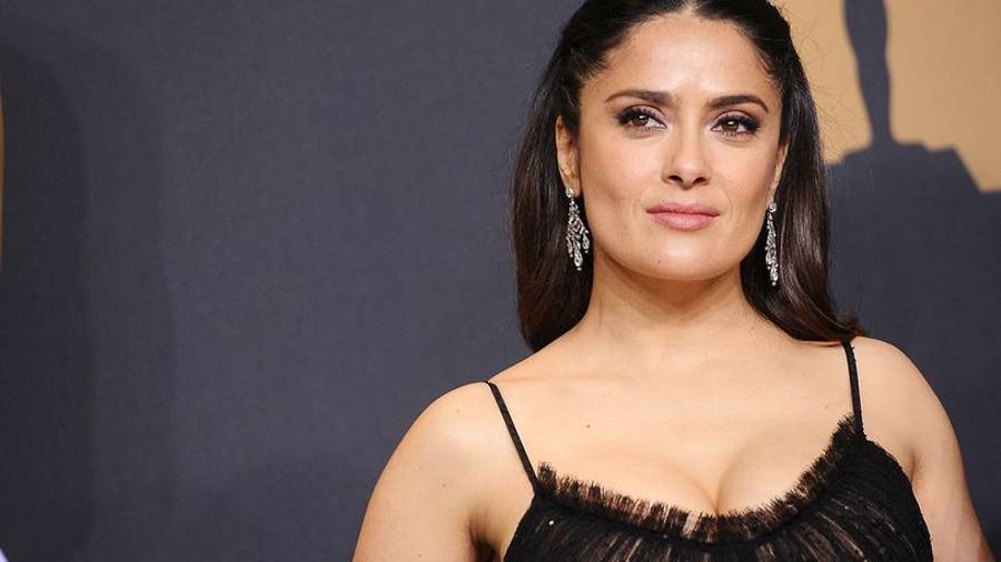 Salma Hayek pide número de teléfono de Luis Miguel para cantarle las mañanitas