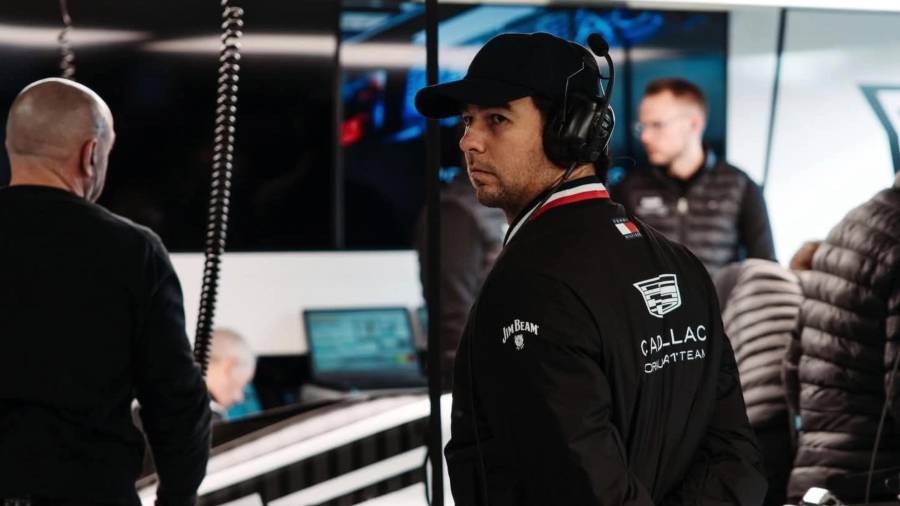 Sergio Pérez celebró su cumpleaños 36 rodando con el monoplaza de Cadillac en el Circuit de Barcelona-Catalunya, en una jornada clave de pruebas de pretemporada rumbo a la Fórmula 1 2026.