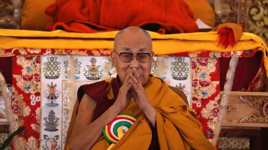 El dalai lama en un acto con fieles en la India.