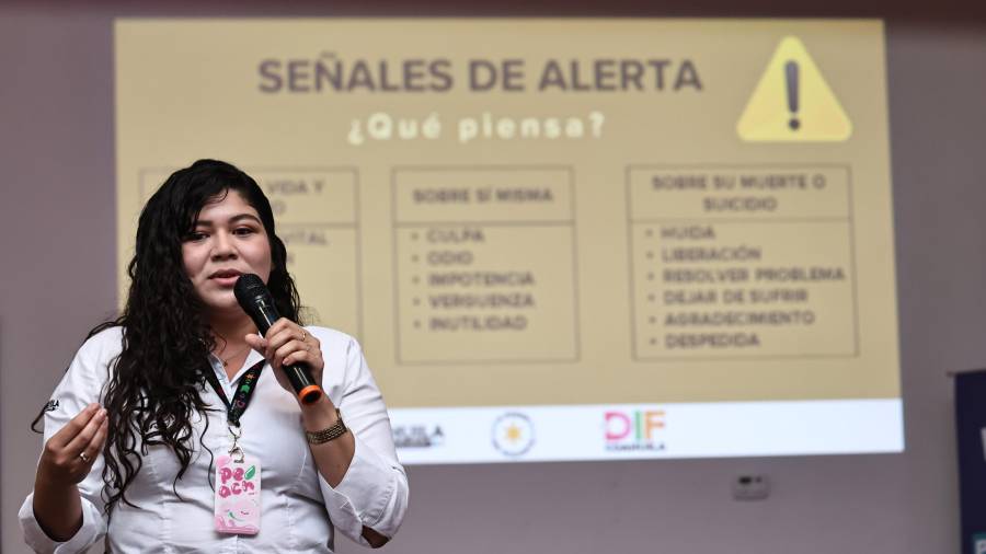 La psicóloga Angely Maury Martínez impartió la ponencia principal.