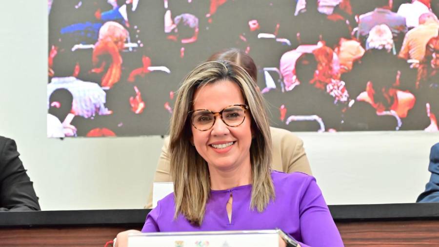 La diputada María Guadalupe Oyervides Valdez impulsó la reforma que elimina límites territoriales para solicitar órdenes de protección, garantizando mayor seguridad y seguimiento a mujeres víctimas de violencia.