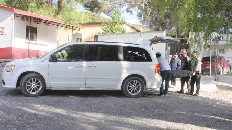 El cuerpo del fallecido fue trasladado a una funeraria.