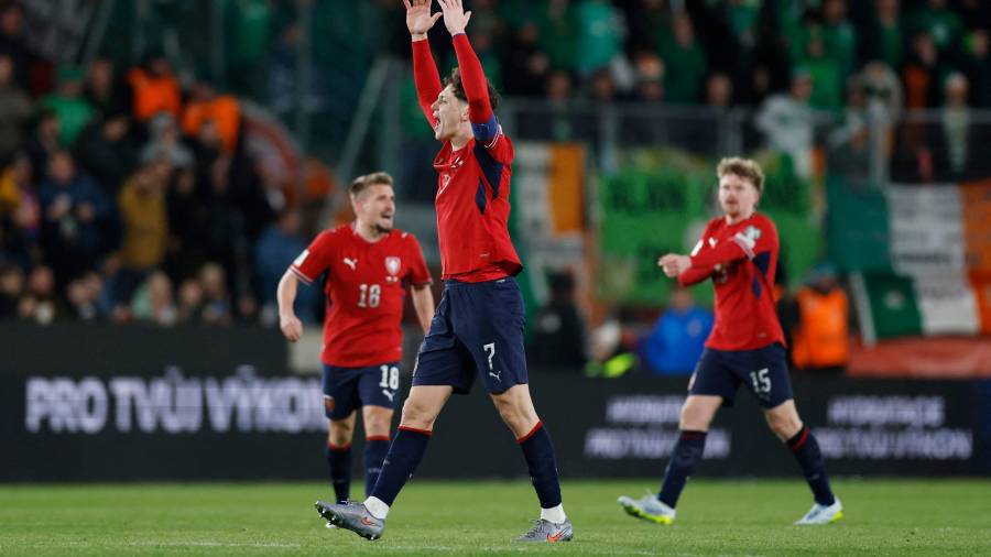 El ganador de República Checa vs Dinamarca va al Grupo A con México, Sudáfrica y Corea del Sur.