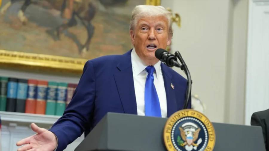 “Creo que lo que vamos a hacer es imponer un gran arancel a México por la lechuga”, dijo Trump este viernes desde la Oficina Oval.
