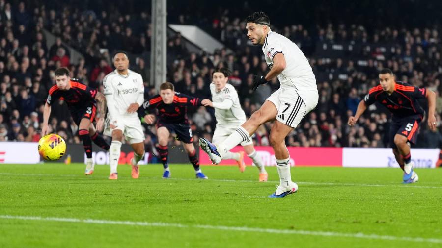 El gol desde los once pasos confirmó la importancia de Raúl Jiménez en momentos clave para el Fulham.