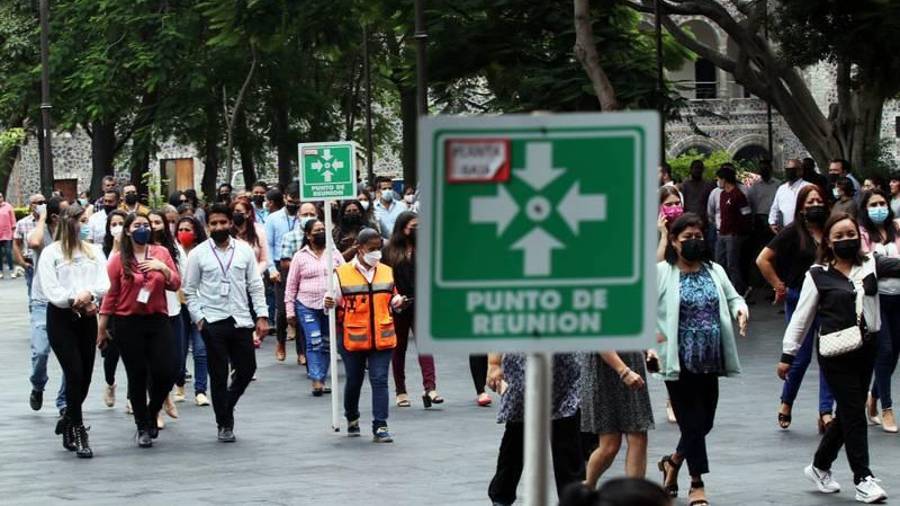 Se presentó sismo con una magnitud 7.7 grados en la escala de Richter.