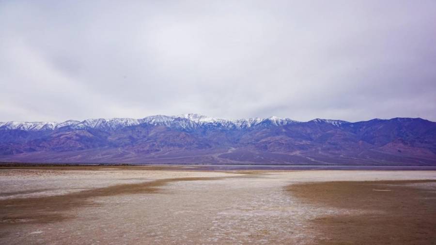 Un antiguo lago que existió durante la última Edad de Hielo en el Parque Nacional del Valle de la Muerte, el lugar más caliente del mundo, ha vuelto a tener agua tras un período récord de lluvias en California.