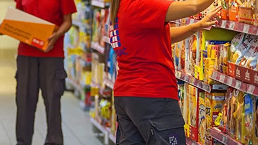 Del total de personas bajo el umbral de pobreza,132,000 trabajan en grandes o medianas empresas