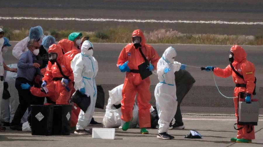En varios países en el mundo hay precauciones por este virus que fue detectado en un crucero, en donde viajaban ciudadanos de varias nacionalidades.
