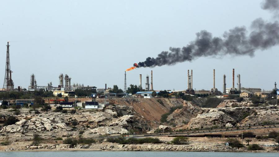 Imagen de archivo de la isla de Karg. El Ejército iraní aseguró que destruirá “toda la infraestructura petrolera, económica y energética relacionada con Estados Unidos” en Oriente Medio.