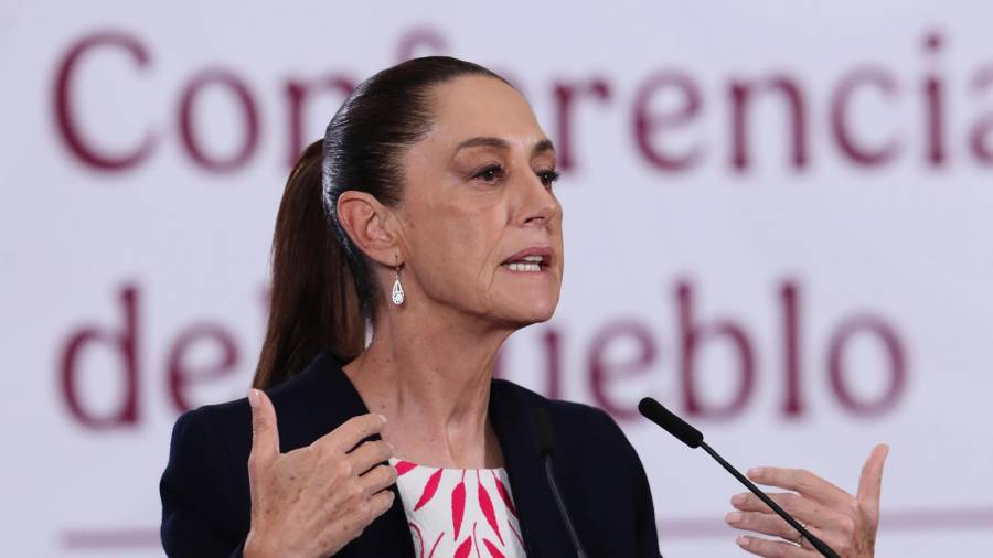 Entre pifias, el recurso de la victimización y el uso de inteligencia artificial para simular logros, la narrativa del gobierno de Sheinbaum ha perdido el control de la agenda pública frente a la realidad cotidiana de los mexicanos, afirma el periodista en su análisis.