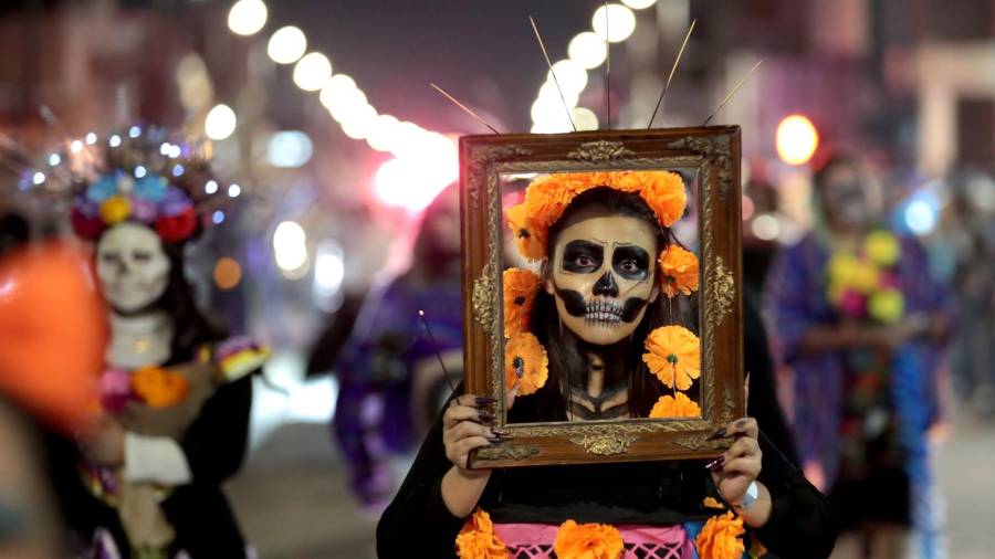 El desfile Xantolum reunirá a miles de participantes caracterizados como catrines y catrinas para celebrar el Día de Muertos en Saltillo.
