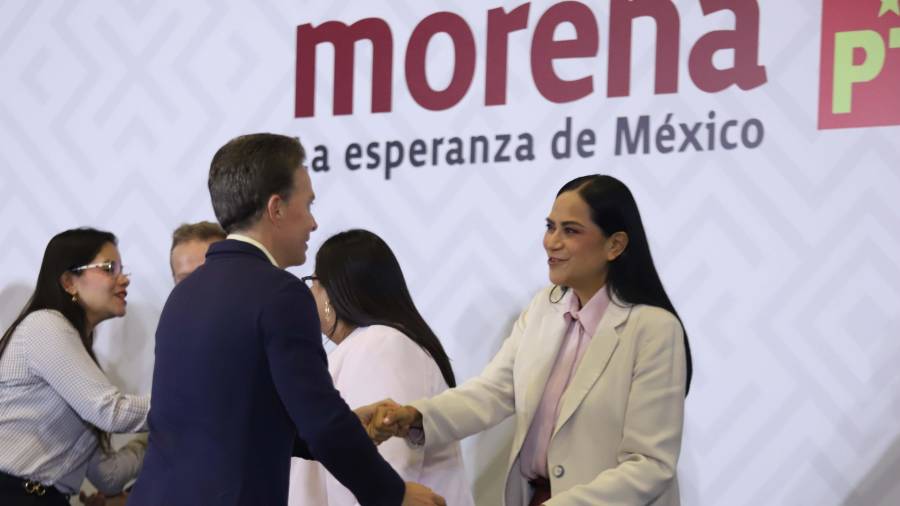 El dirigente estatal del PVEM en el estado informó en conferencia de prensa que no participará en el proceso interno de Morena para definir la candidatura.