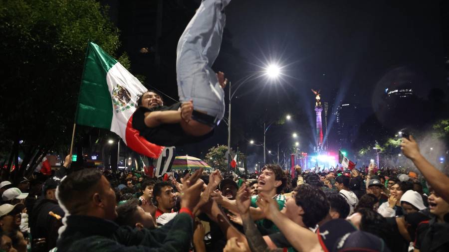 Los festejos por el triunfo de la Selección Mexicana se prolongaron hasta la madrugada del viernes.
