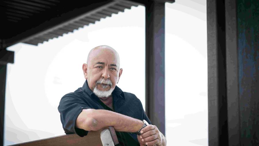 Leonardo Padura visitará Saltillo para presentar su más reciente libro, Morir en la arena, ante lectores coahuilenses.
