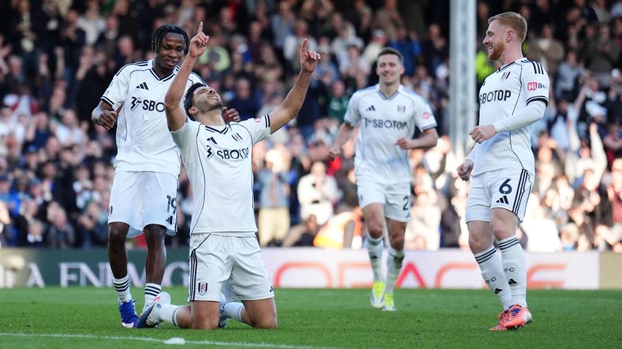 Jiménez ingresó de cambio y fue clave en el cierre del partido en Craven Cottage.
