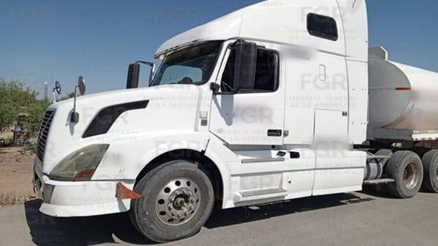 La unidad de carga quedó bajo resguardo de las autoridades después de que fuera localizada con gasolina cuya procedencia no fue acreditada durante la intervención realizada en Coahuila.
