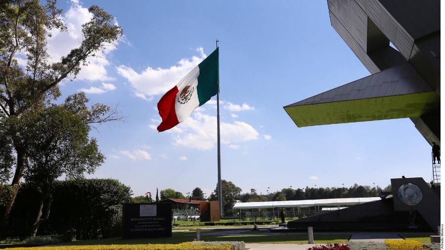Ante este escenario, Banxico exhortó a mitigar la percepción de riesgo de las agencias, alertando que un ajuste negativo a la deuda soberana y de Pemex desataría episodios de alta volatilidad.