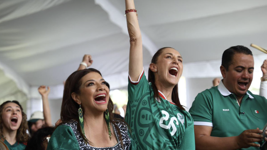 En compañía de decenas de ciudadanos, la presidenta siguió el arranque de la participación del Tricolor en la Copa Mundial.