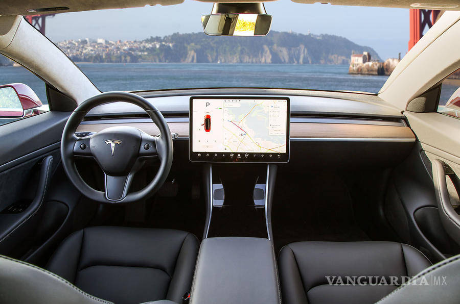 $!Elon Musk, el peor enemigo de Tesla; ingenieros desarman el Model 3 y exponen sus secretos