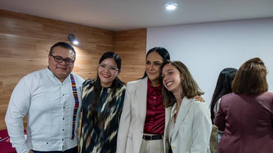 También fue dirigente estatal de Morena en Campeche y delegado en Yucatán de la campaña de Claudia Sheinbaum en 2024.