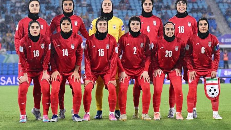 El equipo ya ha perdido a una jugadora nacional, Zahra Azadpour, de 27 años, que fue asesinada a tiros por las fuerzas de la República Islámica en enero mientras protestaba en Karaj, en el centro-norte de Irán.