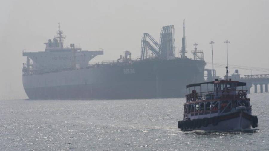Si las exportaciones de petróleo continúan prácticamente bloqueadas, el régimen iraní podría verse obligado a elegir entre reducir sus gastos, recurrir a sus reservas o asumir un creciente descontento dentro de sus propios círculos de poder.