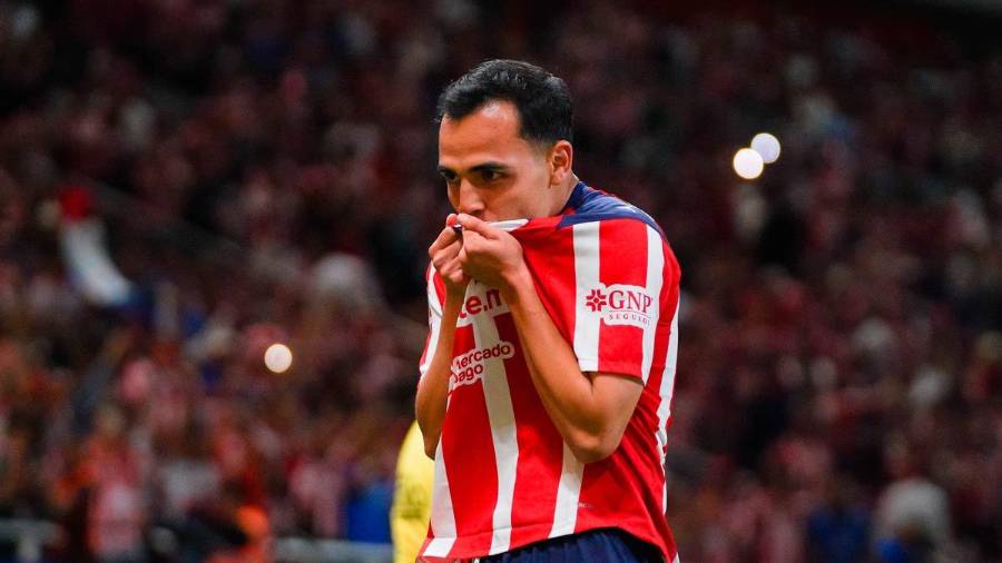 El valor de mercado del extremo de Chivas aumentó tras su gran actuación en el Premundial Sub20. Pumas y Rayados buscan ficharlo.