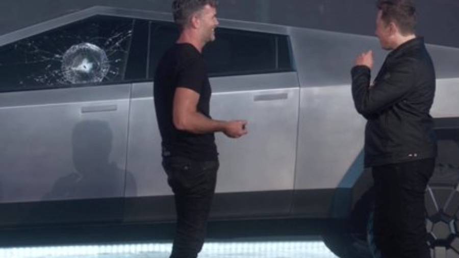 Algo sale mal durante la presentación del Cybertruck de Tesla