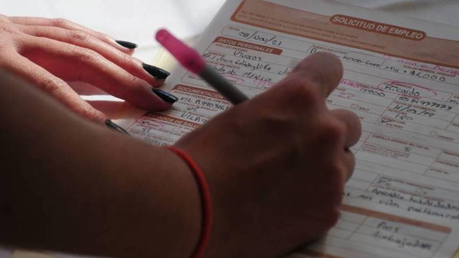 Complicaciones. Los jóvenes en el país tienen mayores dificultades para acceder a un empleo de calidad.