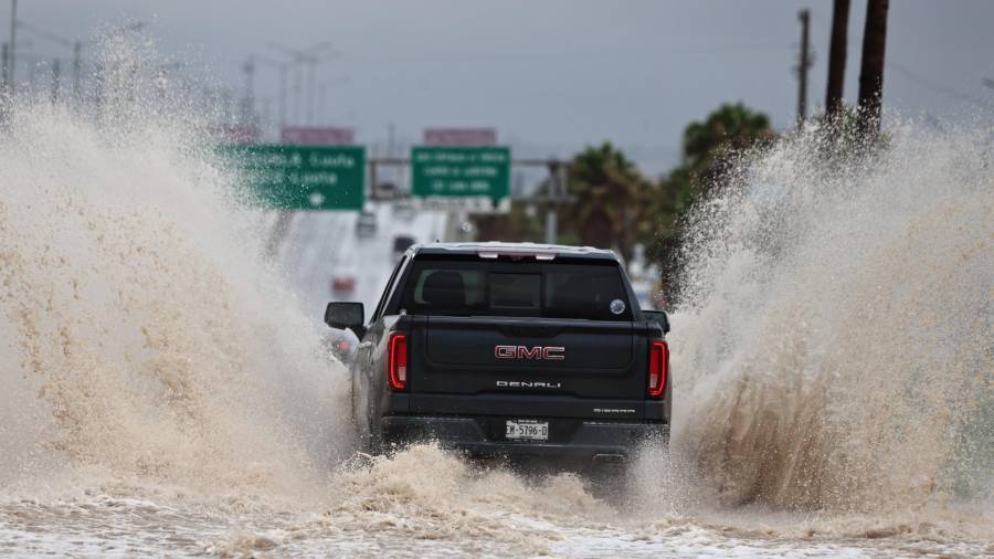 Los ciudadanos señalan que el crecimiento urbano sin obras adecuadas de drenaje ha incrementado los riesgos durante cada temporada de lluvias.