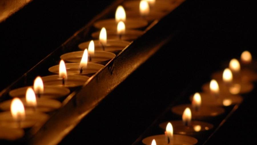 Días santos, pasiones carnales