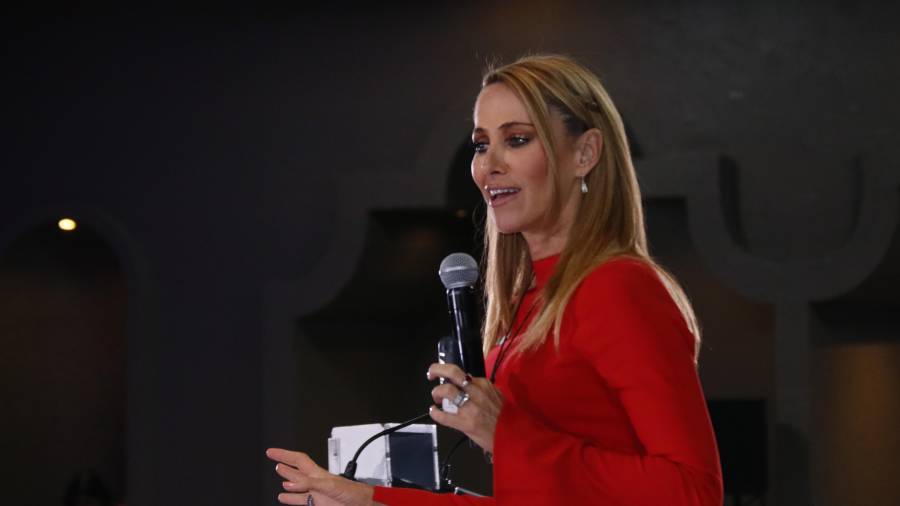 Inés Sainz ofreció en Saltillo la conferencia “Los retos de la Mujer del siglo XXI”, en el marco del Día Internacional de la Mujer.