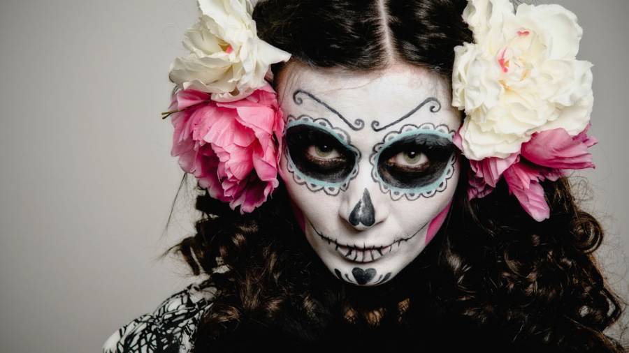 La recordamos, nos disfrazamos como ella, ¿pero cuál es el origen de La Catrina?