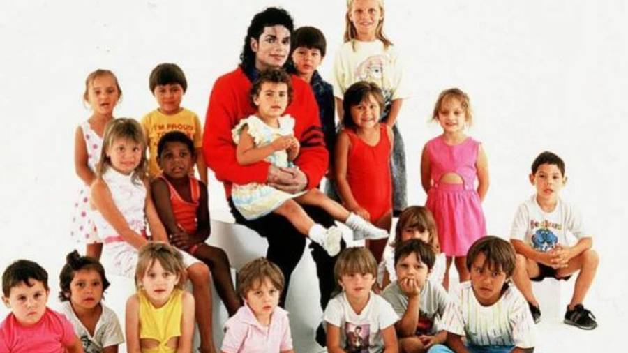 'Nos casamos en su cuarto cuando tenía 10 años': el testimonio de una presunta víctima de Michael Jackson