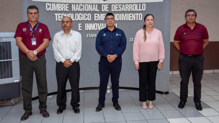 Estudiantes y docentes se reunieron en el Instituto Tecnológico de Saltillo para participar en la Cumbre Nacional de Desarrollo Tecnológico e Innovación INNOVATECNM 2024.
