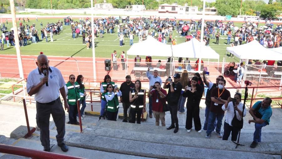 Más de 4 mil 500 estudiantes, docentes y trabajadores participaron en el simulacro de amenaza de bomba en el TecNM-Saltillo.