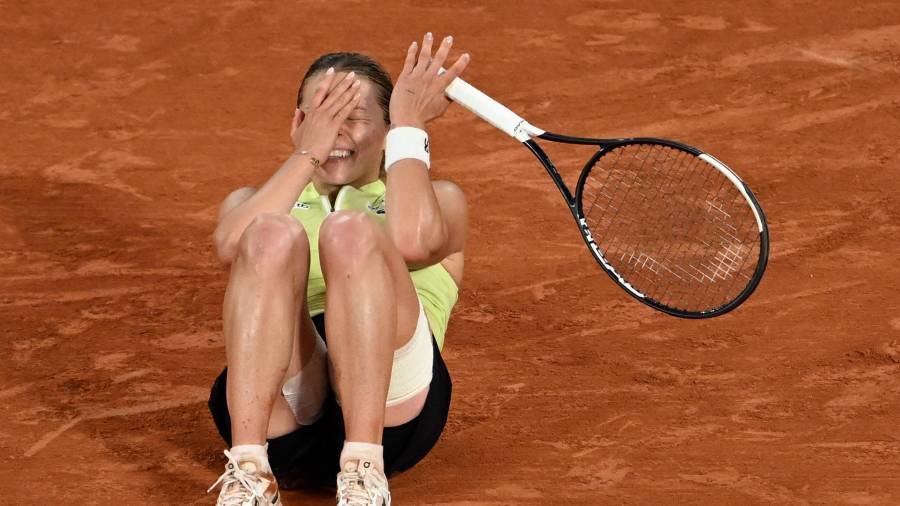 Antes de jugar el cuadro principal, Chwalinska tuvo que superar tres partidos de qualy; después ganó seis más para convertirse en la primera qualifier finalista de Roland Garros.