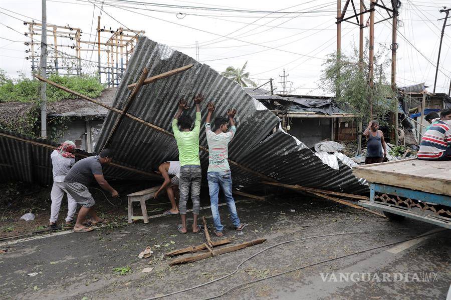 $!Super ciclón Amphan arrasa y destroza todo lo que se interpone en su paso por la India y Bangladesh (fotos)