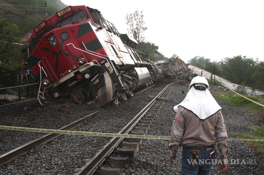 $!Descarrilamiento de tren en Tala, Jalisco deja un muerto y tres heridos; usaron roca para robar