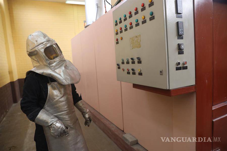 $!Así se trabaja en un crematorio de México saturado de muertes por coronavirus (FOTOS)