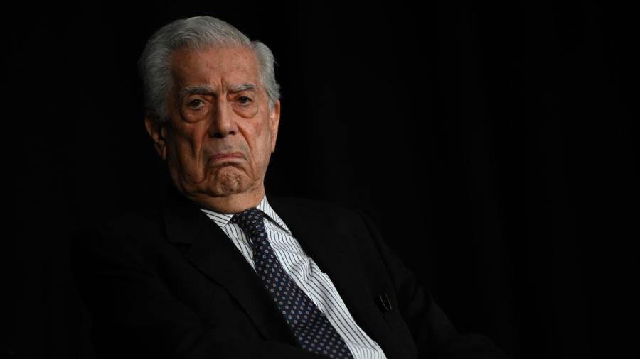 El 12 de febrero de 1976 el Palacio de Bellas Artes, en la Ciudad de México, fue testigo del choque entre los dos galardonados al Premio Nobel de Literatura, Mario Vargas Llosa y Gabriel García Márquez.